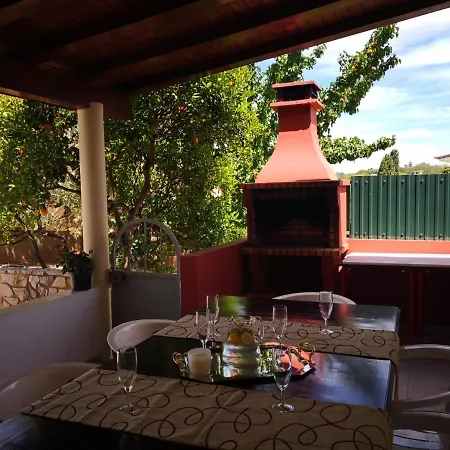 Cozy Villa Near Balaia Beach *
